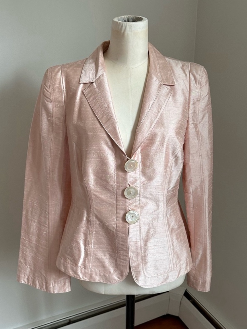 ARMANI Collezioni Light Pink Size 8 Silk Blazer Large Huge Buttons Classic Style